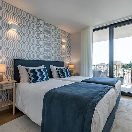 Bonfim Living - Great Location, Al Fresco Dining And Free Private Parking *