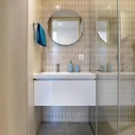 Bonfim Living - Great Location, Al Fresco Dining And Free Private Parking Lägenhet *
