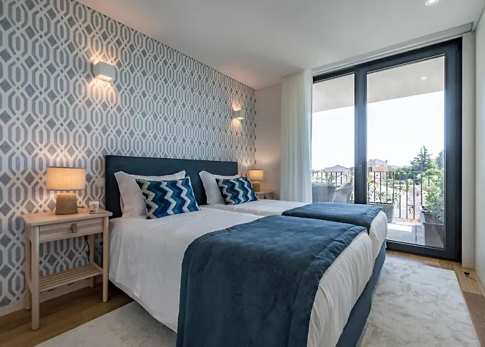 Bonfim Living - Great Location, Al Fresco Dining&free Private Parking *